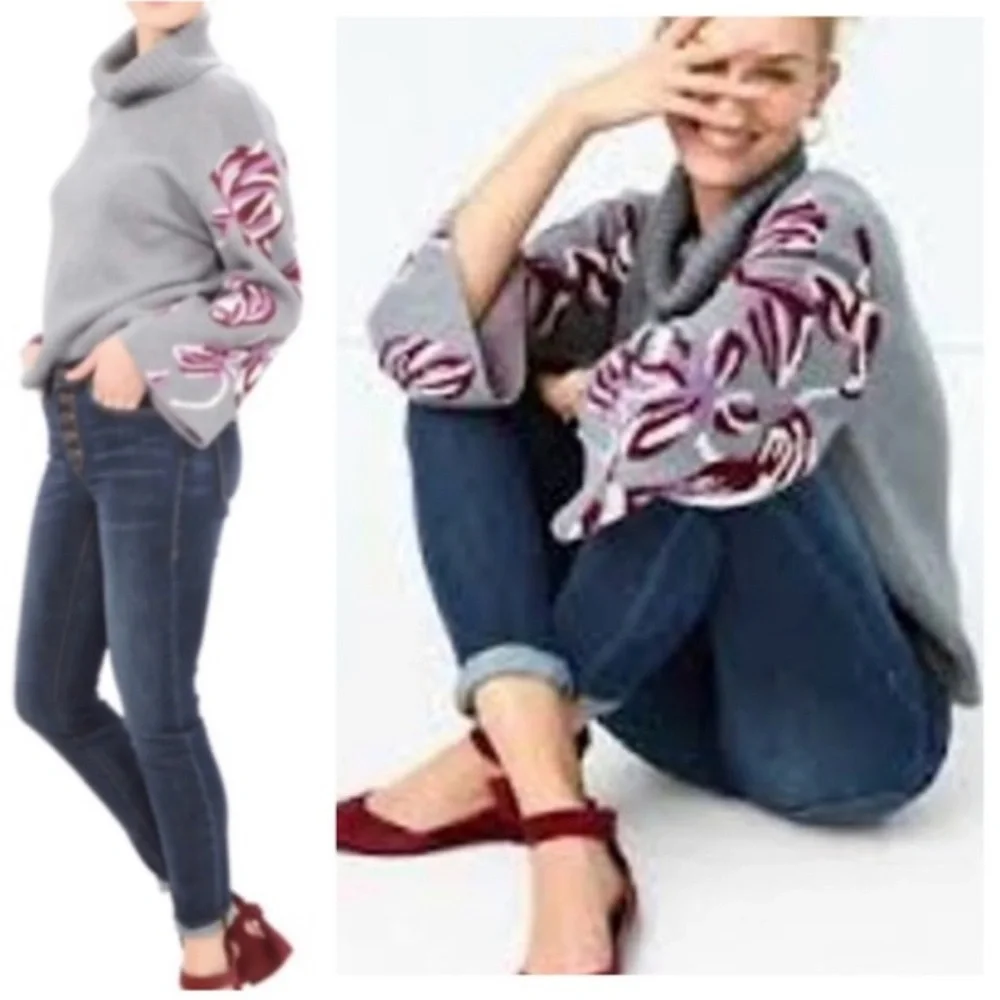 Cabi Eden Gray and Purple Women's turtleneck Sweater size medium
